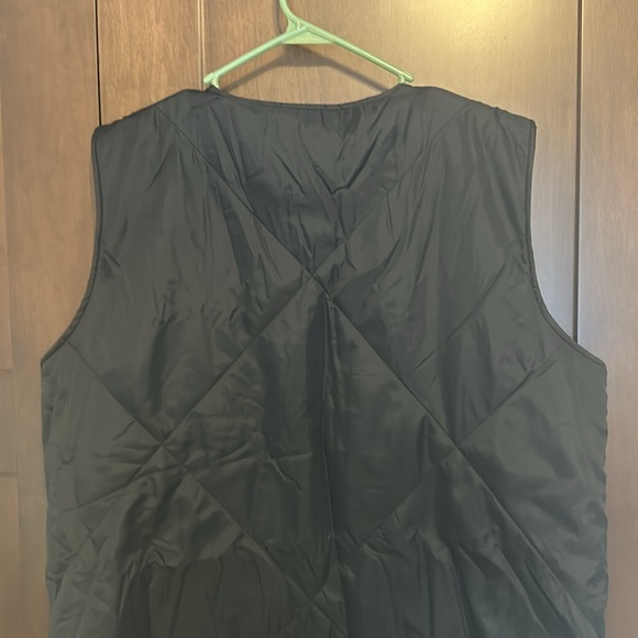 Women’s Socialite Quilted Vest - Picture 4 of 4